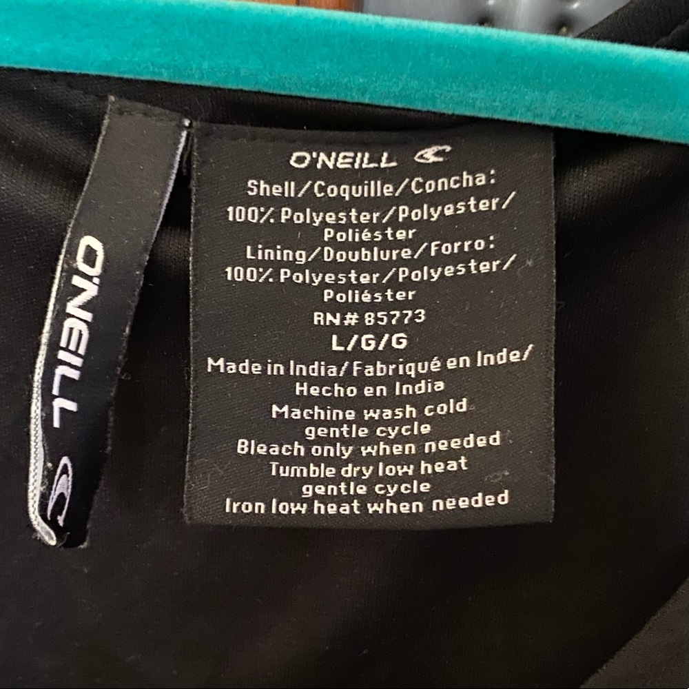 2/$10- O’Neill- Scoop Neck High Low NEEDS REPAIR - Picture 4 of 13